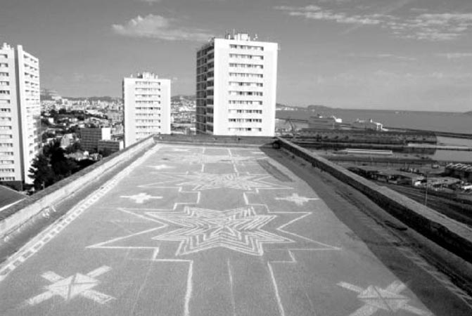 Alice Hamon, Calade-Marseille, juin 2004. 550 x 700 cm. Tirage sur toile PVC.