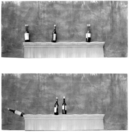 Jack Vanarsky, Les demoiselles font leur chemin, installation, 2003. 108 x 211 x 20 cm + objets. Medium, mécanisme électrique, bouteilles, porte-bouteilles et seau métalliques.